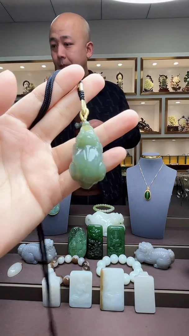 【闪购商品】和田玉挂件未镶嵌苏