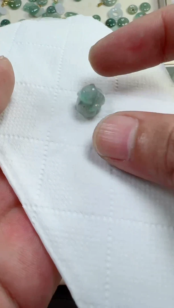 翡翠裸石193号，翡翠裸石一个