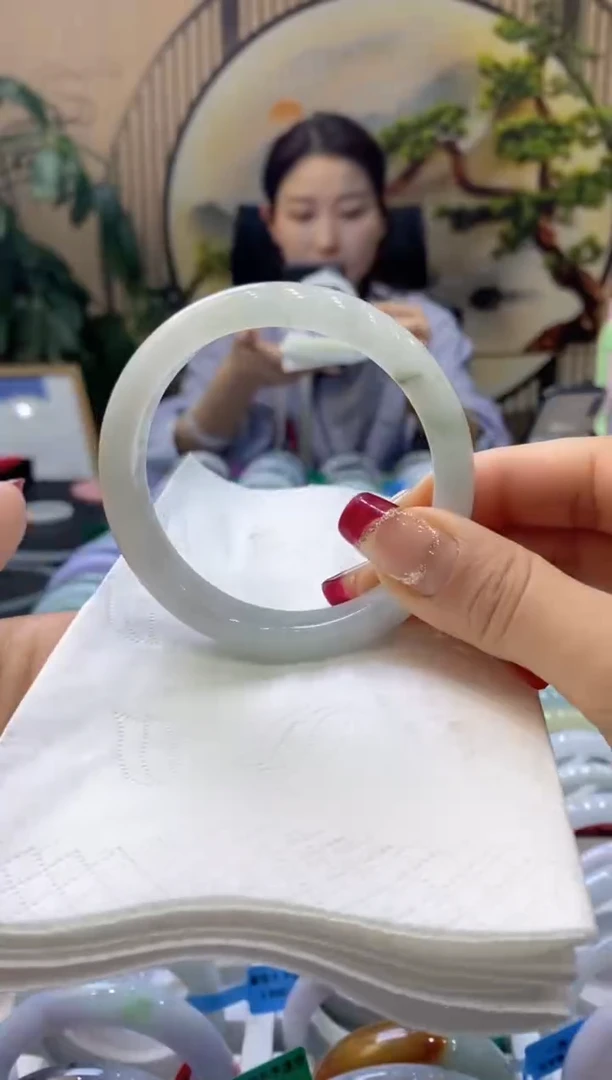 【闪购商品】翡翠手镯未镶嵌99909298