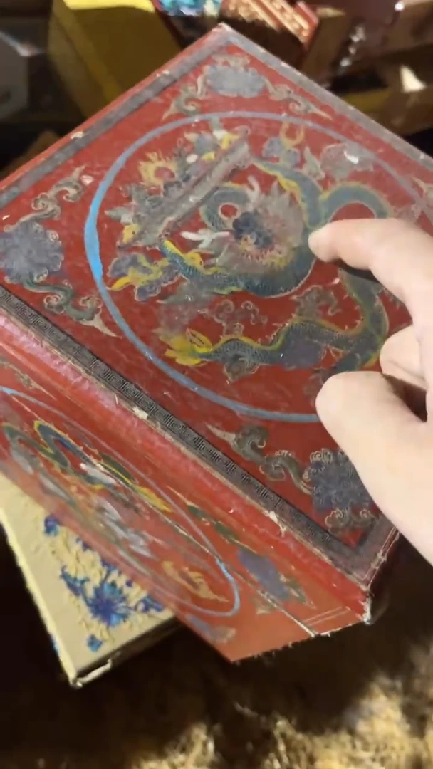 香榧木开封红色盘龙正方形大盒子
