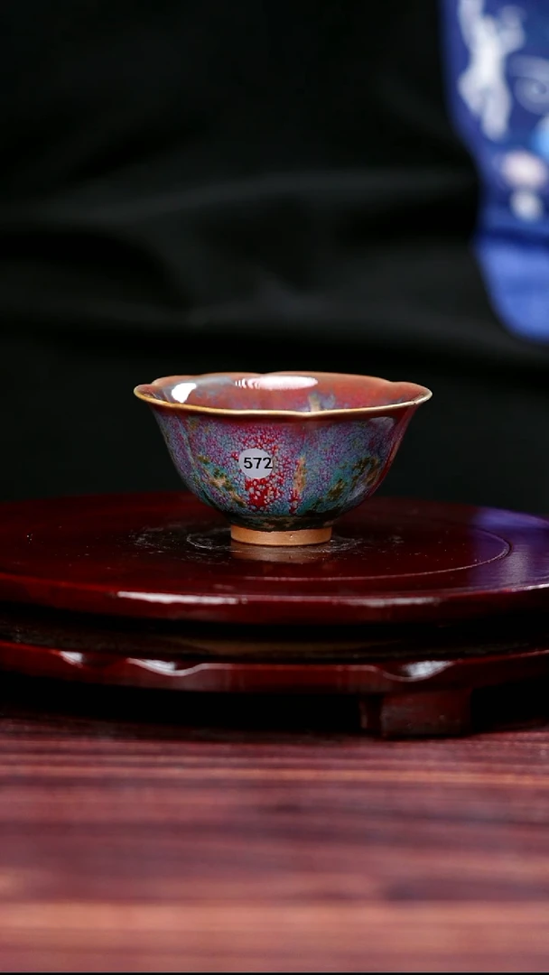 572#李朝斐一级品原矿钧瓷花口杯