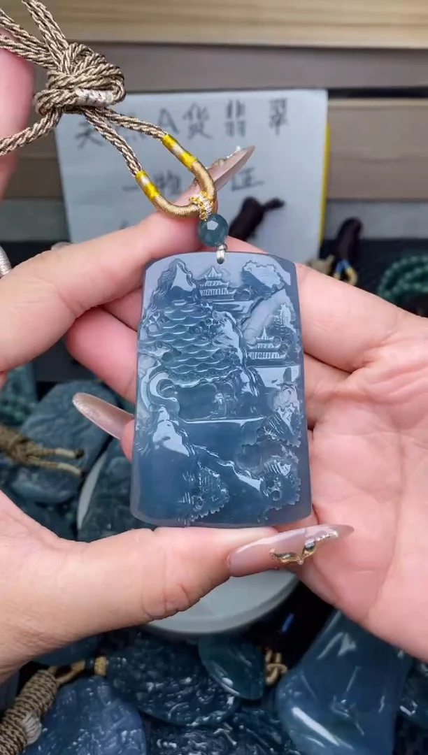 翡翠未镶嵌颈饰