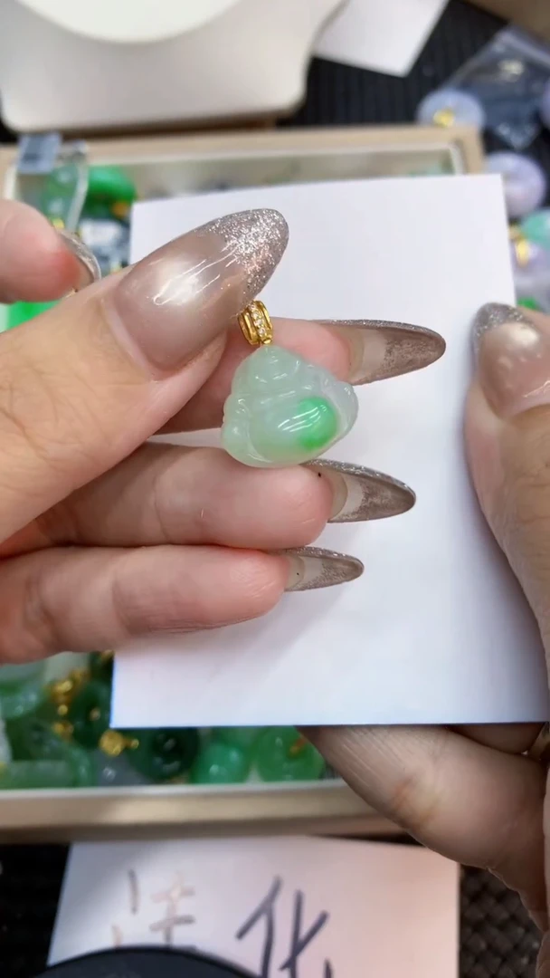 颈饰未镶嵌翡翠1