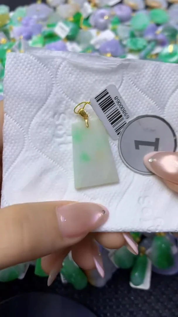 颈饰未镶嵌翡翠天然缅甸翡翠A货