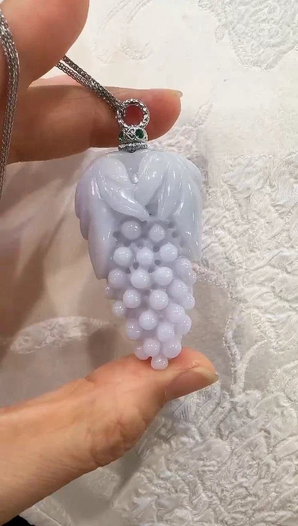 翡翠未镶嵌颈饰国风