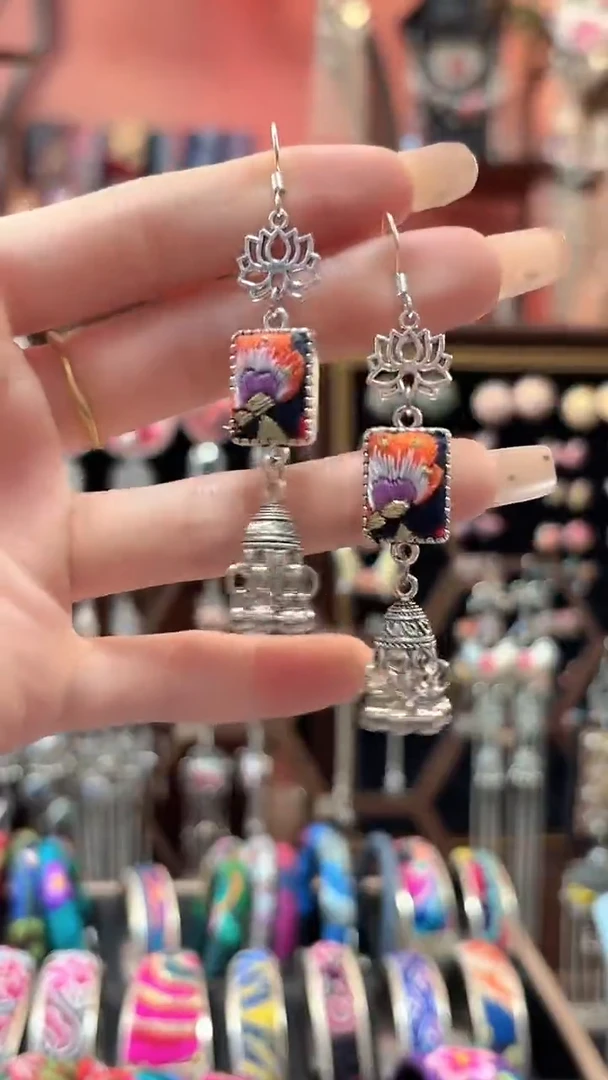 织绣 云织谣民族风精美饰品   308