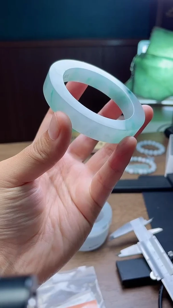 定制翡翠手镯未镶嵌英*定制