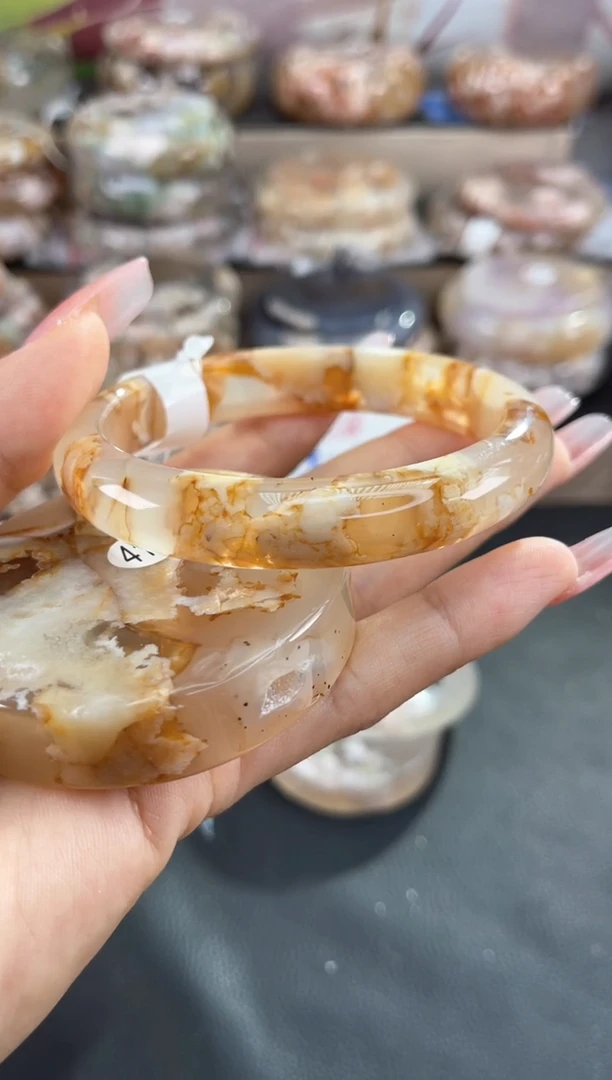 未镶嵌手镯石英质玉63