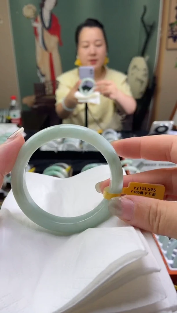 翡翠手镯未镶嵌5960圈口d