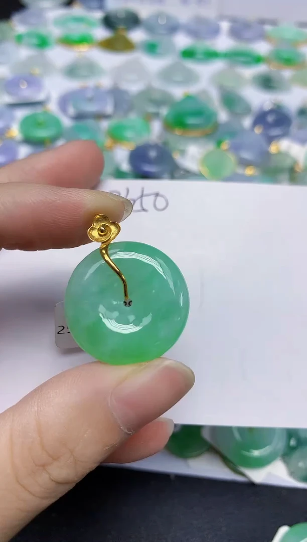 翡翠18K金镶嵌颈饰天然缅甸翡翠A货