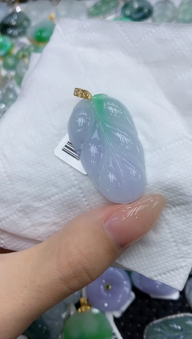 颈饰18K金镶嵌翡翠111111111111
