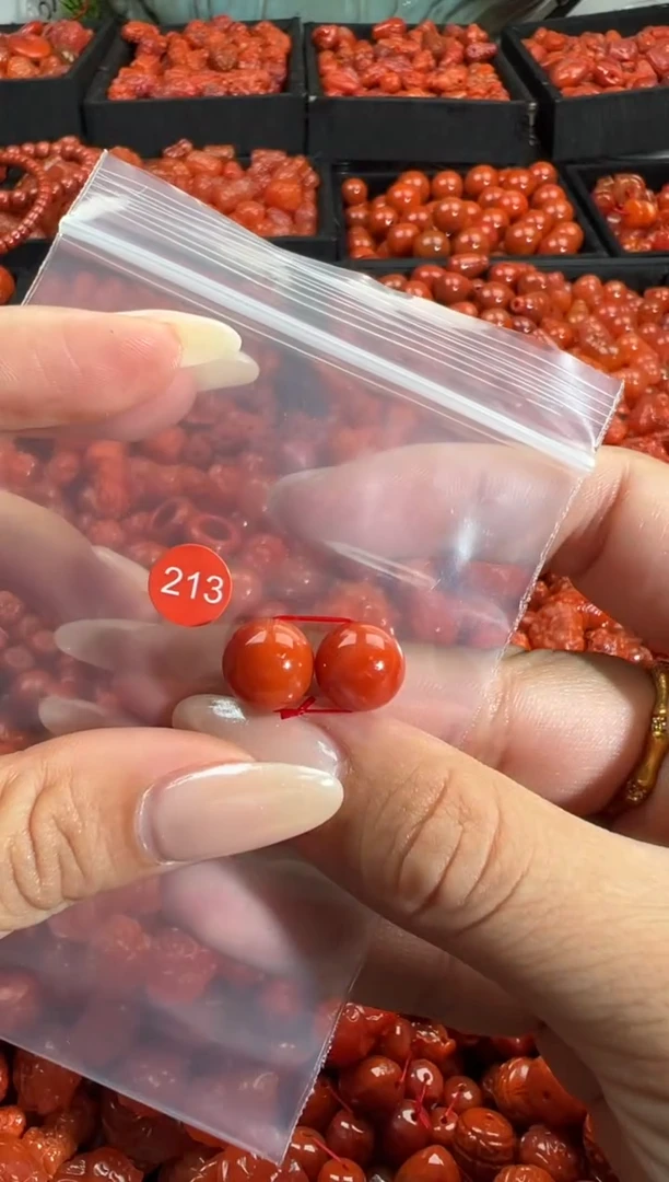 颈饰未镶嵌南红玛瑙1