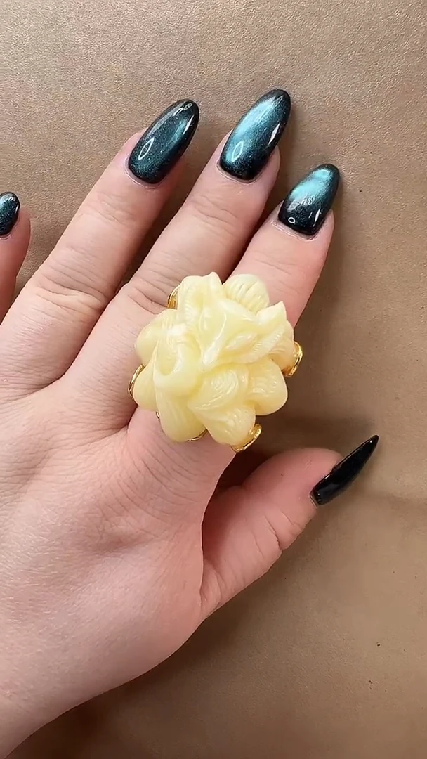 琥珀颈饰未镶嵌戒指