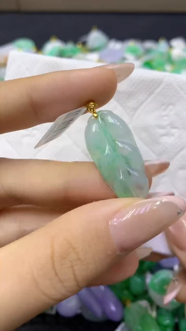 颈饰未镶嵌翡翠天然缅甸翡翠A货