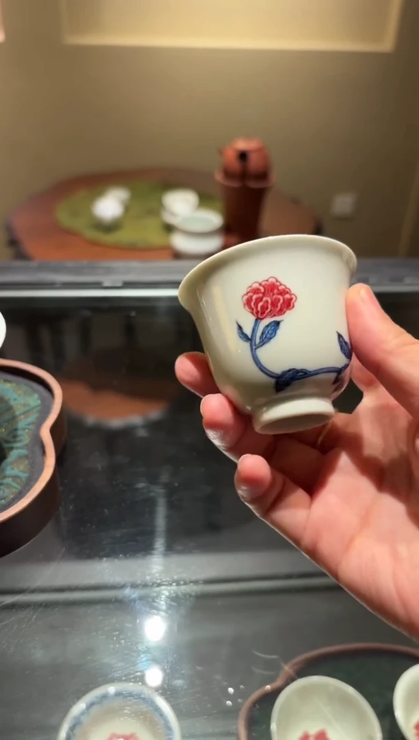 闪购釉里红折枝花杯