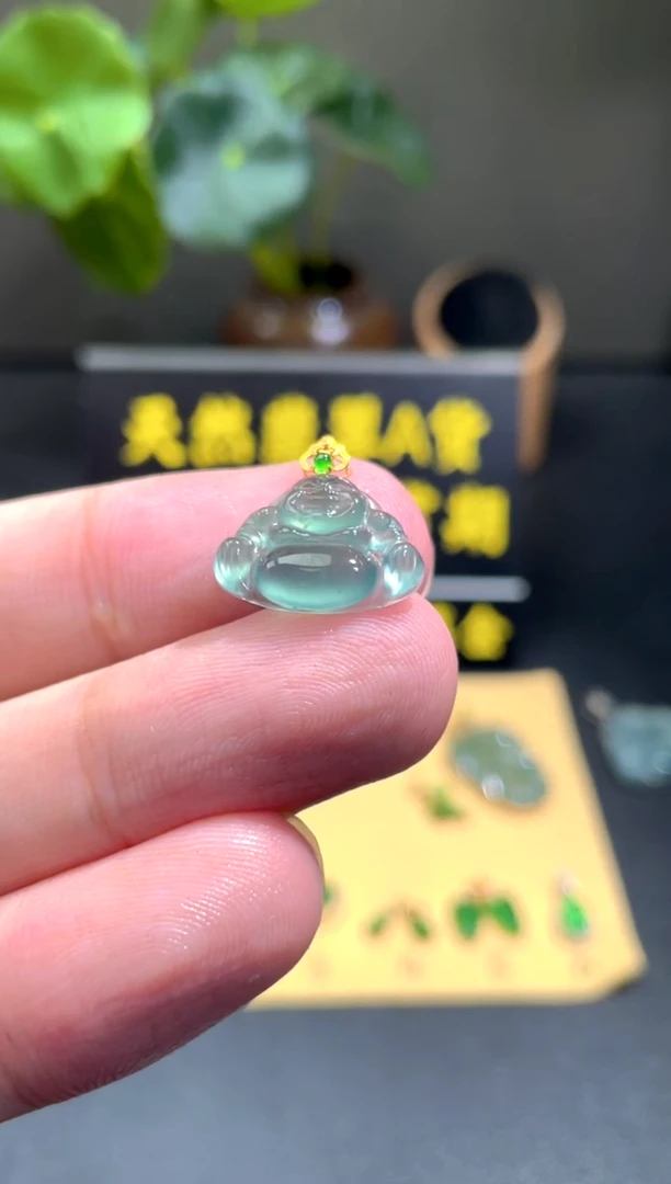颈饰18K金镶嵌翡翠翡翠A货