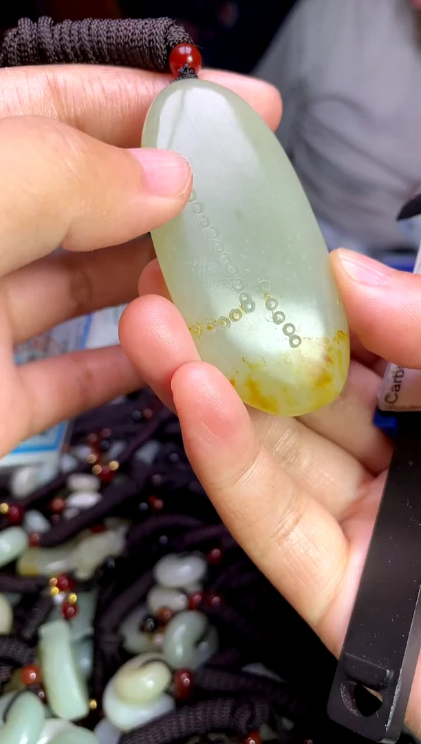 未镶嵌和田玉挂件1