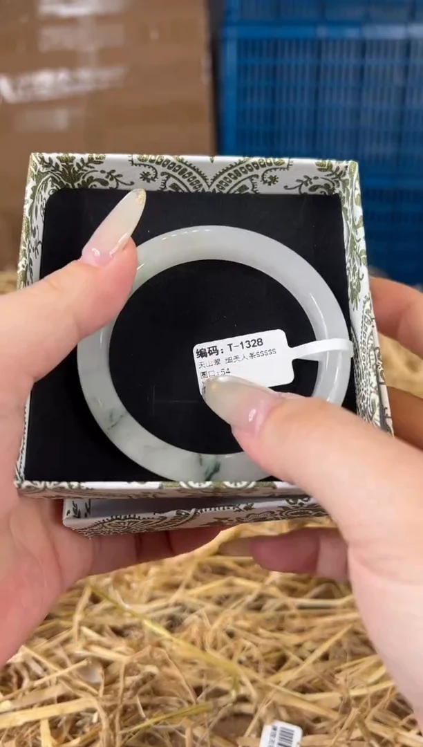 未镶嵌手镯石英质玉T1328