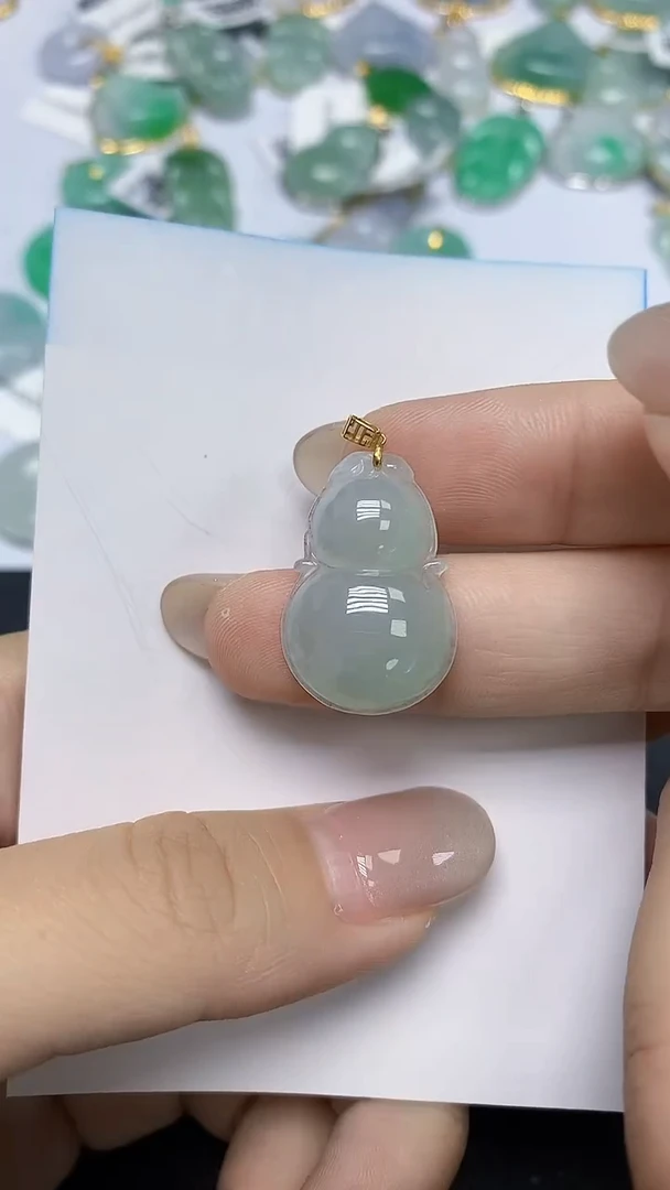 翡翠18K金镶嵌颈饰天然缅甸翡翠A货