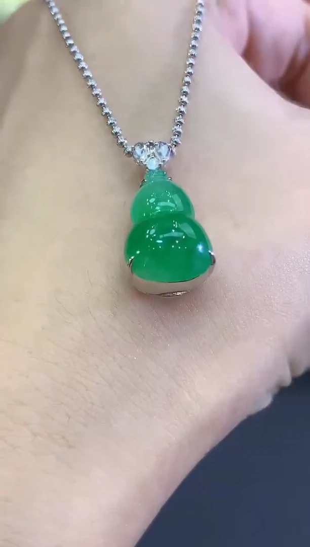 吊坠(不含链)18K金镶嵌翡翠B123