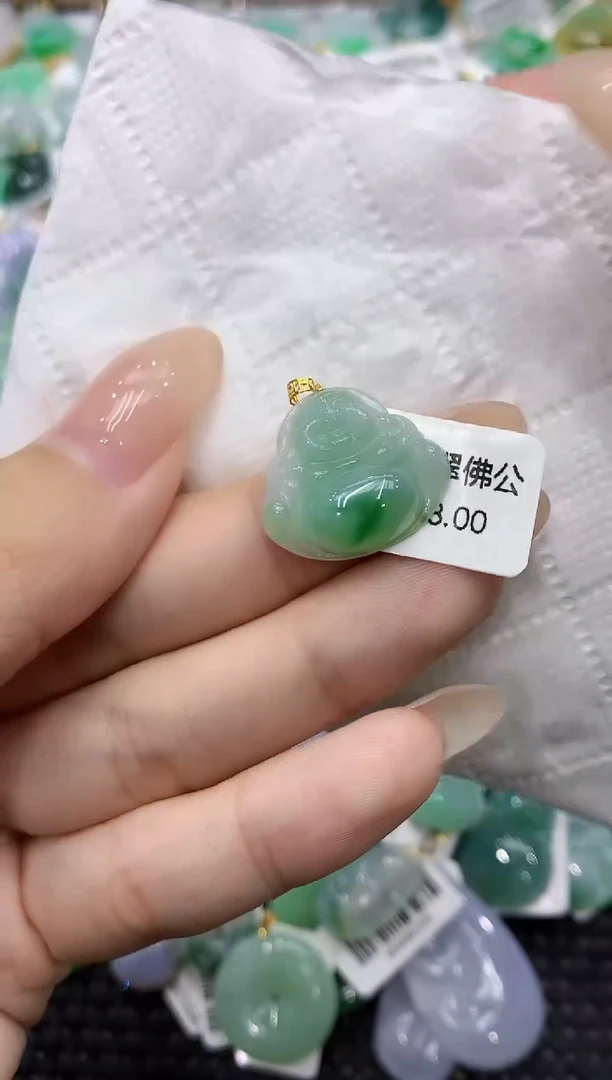 颈饰18K金镶嵌翡翠111111111111