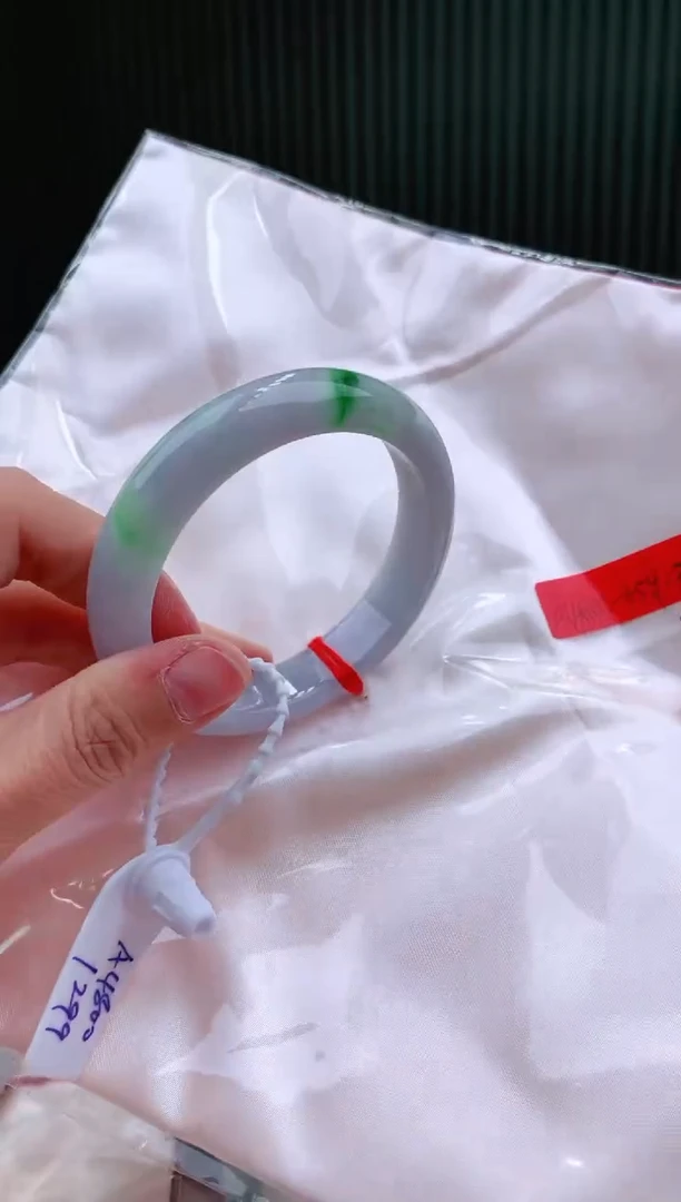 未镶嵌手镯翡翠55+