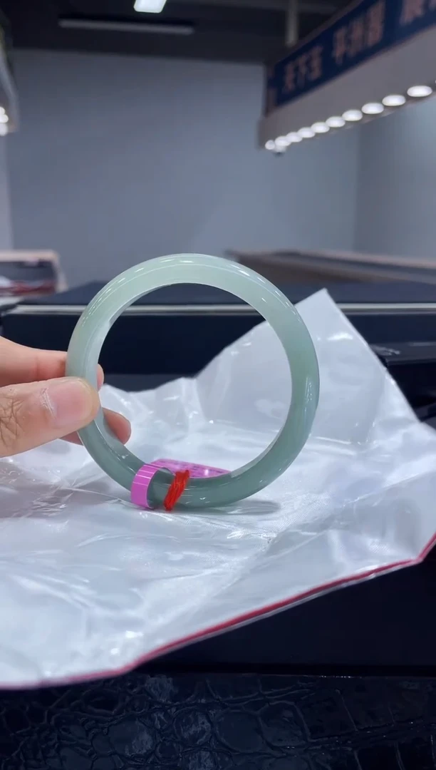 未镶嵌手镯翡翠3