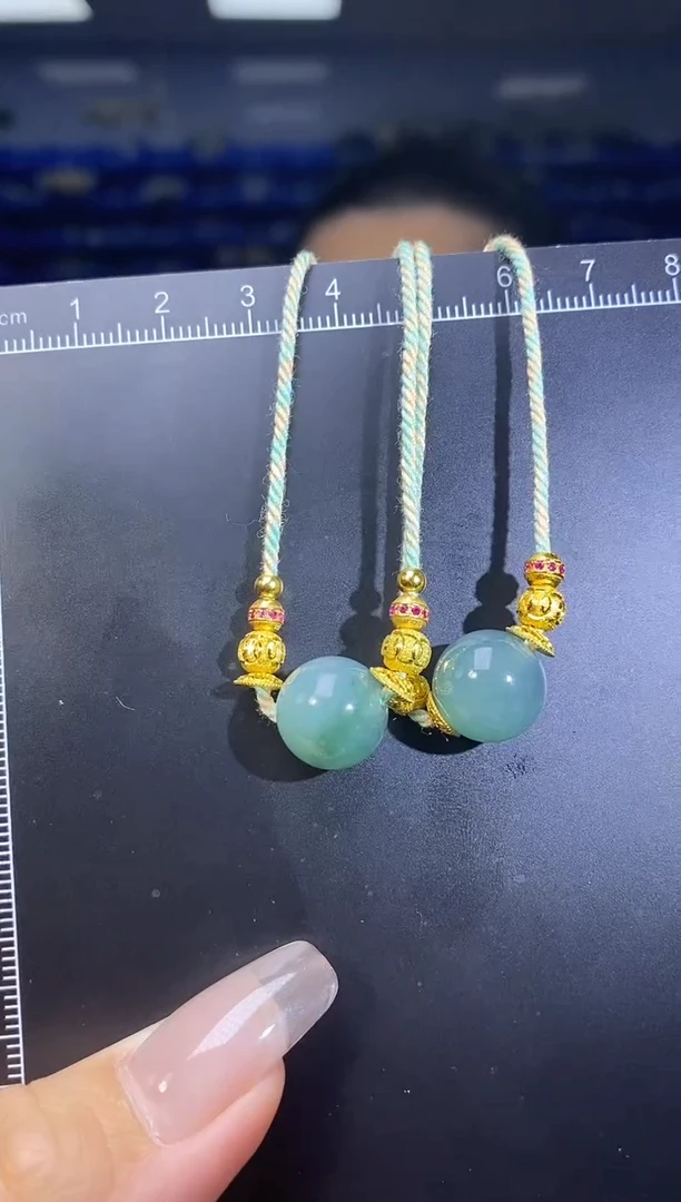 翡翠未镶嵌颈饰多样性发货发其一