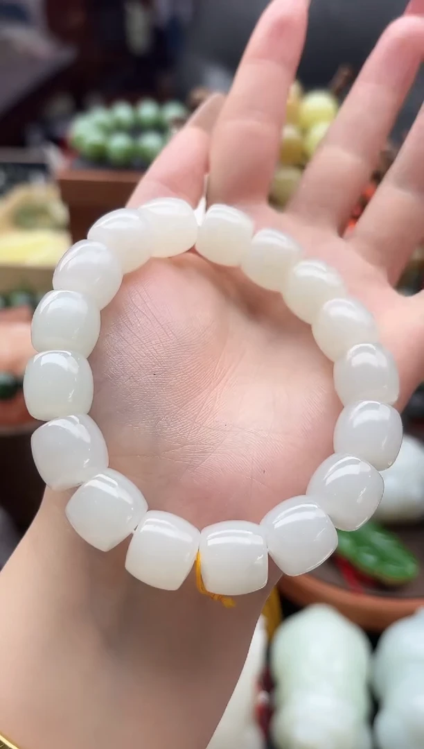 未镶嵌手串和田玉董小姐推荐 多样性发货 拍一发一bk13