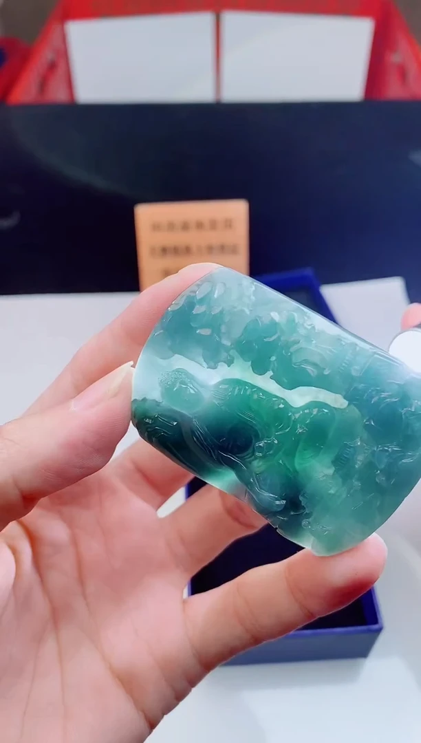 颈饰未镶嵌翡翠    ·
