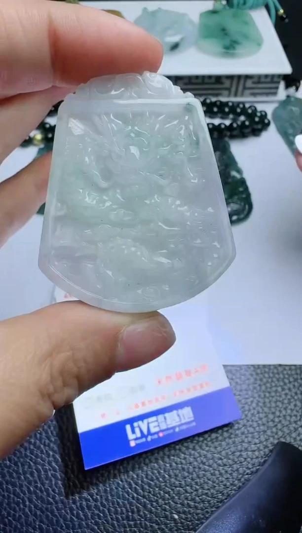【闪购商品】翡翠吊坠(不含链)未镶嵌1