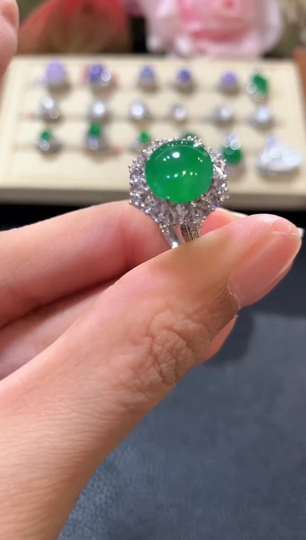 18K金镶嵌戒指翡翠z181