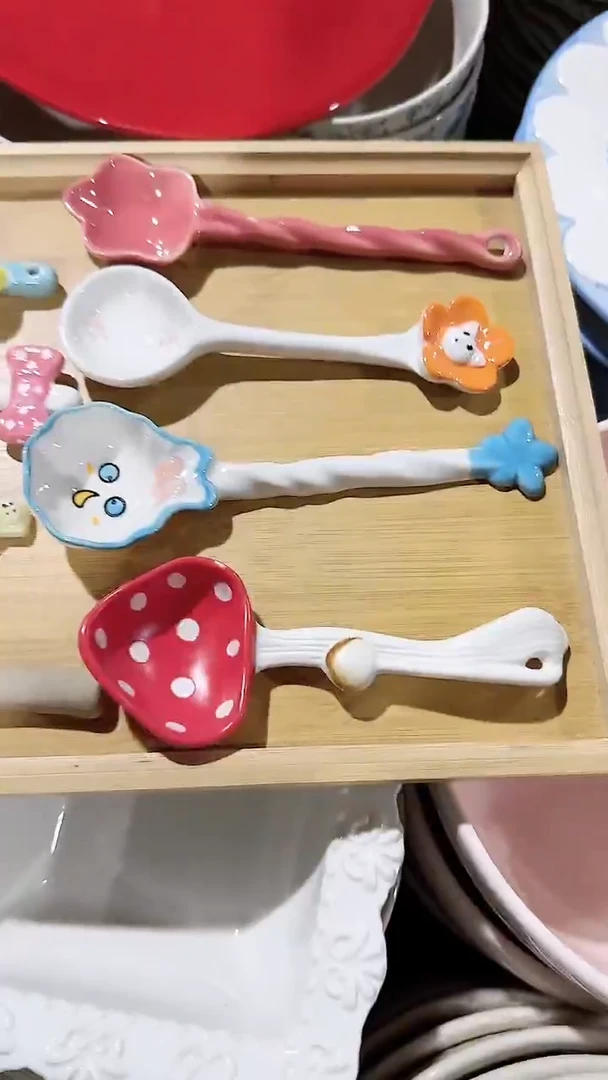 陶瓷4个勺子微瑕 凑满20元包邮