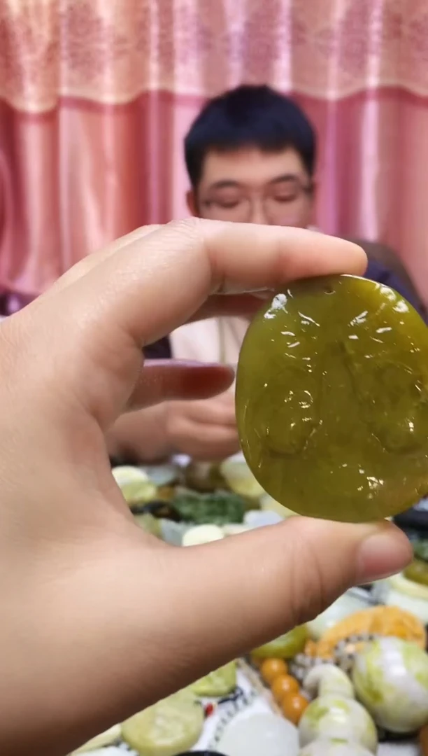 未镶嵌蛇纹石玉挂件