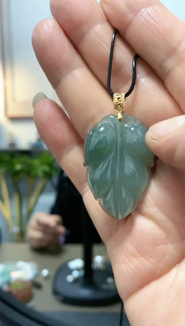 【闪购商品】翡翠颈饰18K金镶嵌吊坠