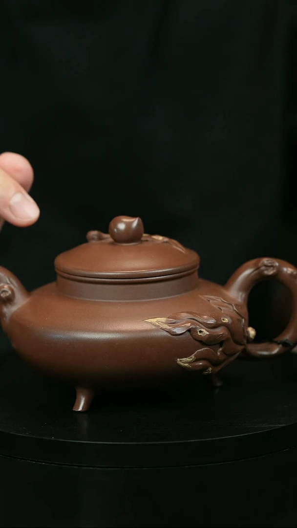 茶壶紫砂淮**衣H2234周卓琴三足贴叶寿桃炉鼎