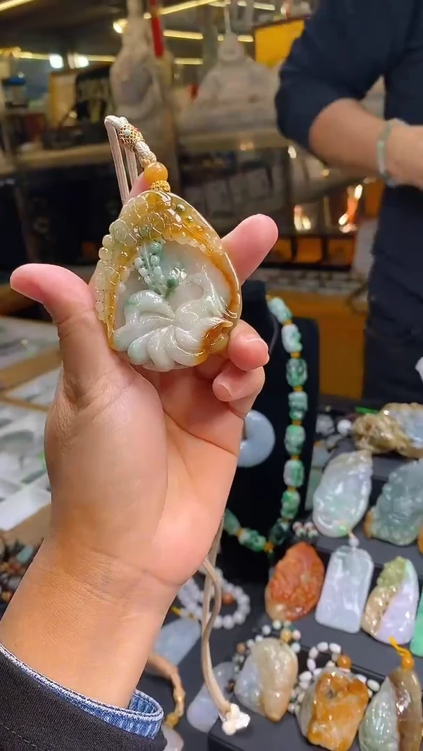 【闪购商品】翡翠颈饰未镶嵌挂件