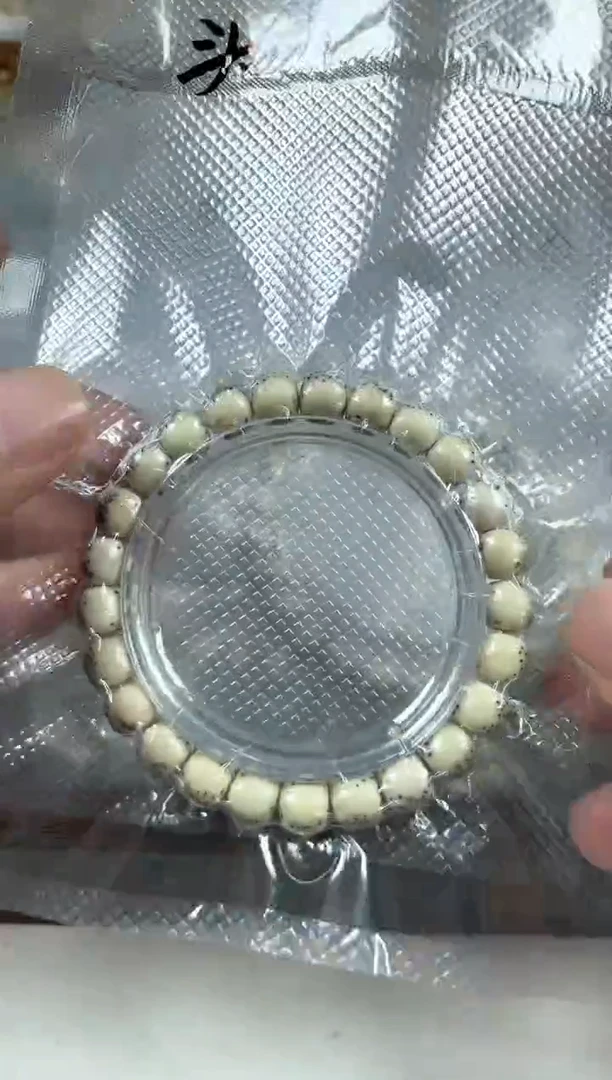 手串星月菩提原生态石玉料绿背河豚9*8（货头）