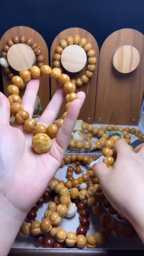 手串猴头核桃@**?全品聚宝盆富甲三通黄跑环奶油风