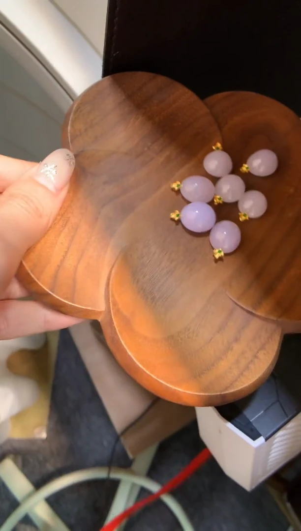 颈饰18K金镶嵌翡翠蛋面 多样性发一件