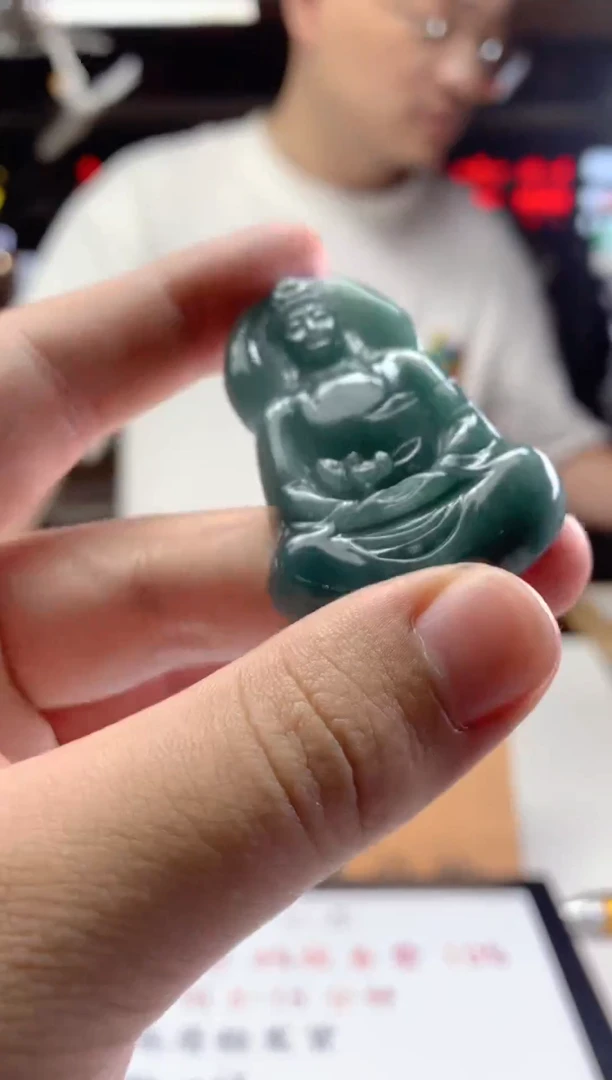 翡翠未镶嵌颈饰天然翡翠A货拍一发一