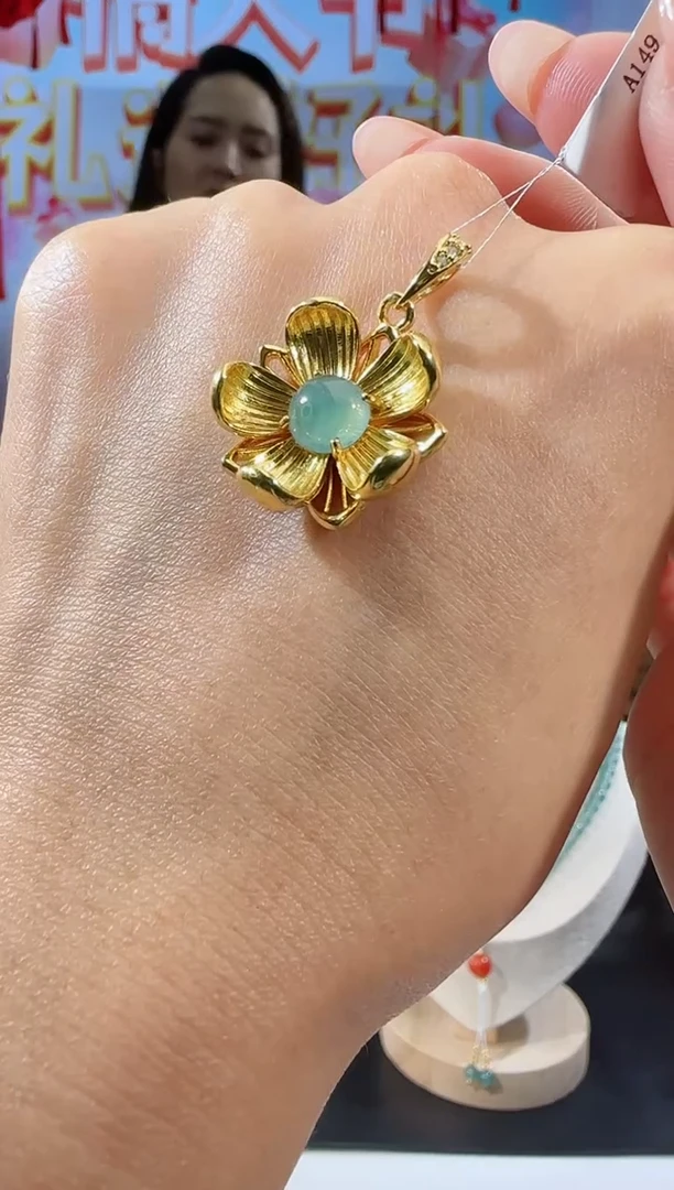 【闪购商品】翡翠吊坠(不含链)合金花件多样性发一