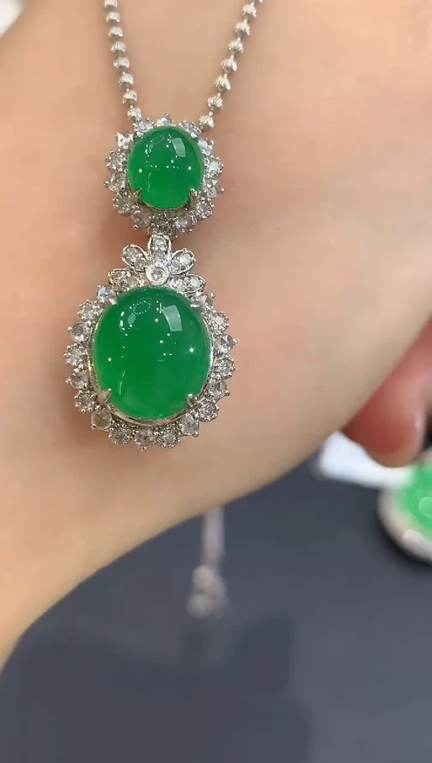 吊坠(不含链)18K金镶嵌翡翠a114