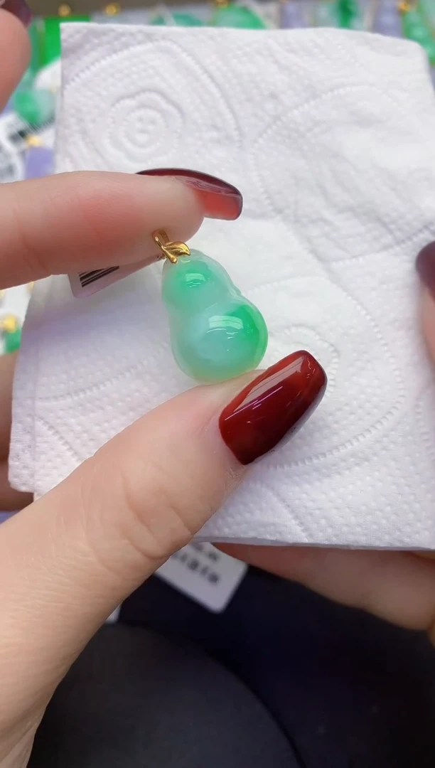 颈饰18K金镶嵌翡翠缅甸天然翡翠A货