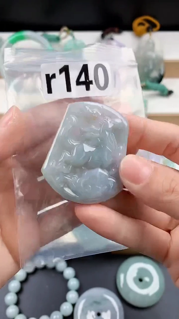 颈饰未镶嵌翡翠天然翡翠吊坠挂件