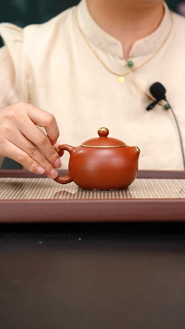 茶壶紫砂黄龙山朱泥西施描金200cc鲍煜
