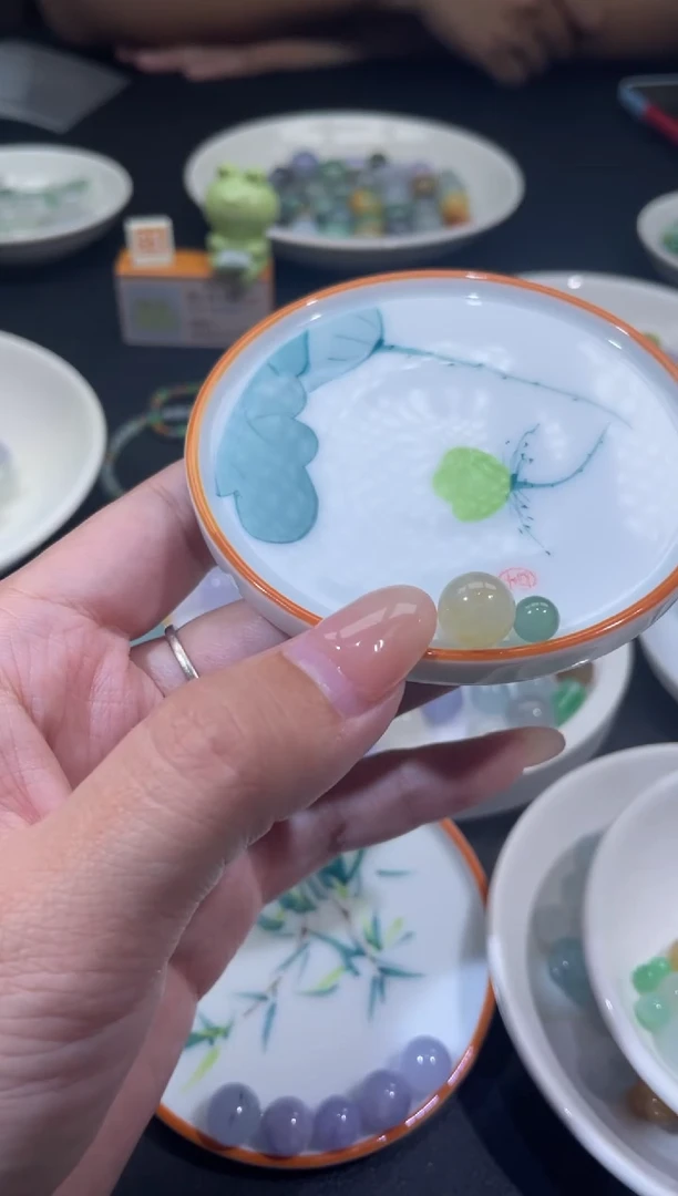 未镶嵌定制翡翠生**学翡翠毛货