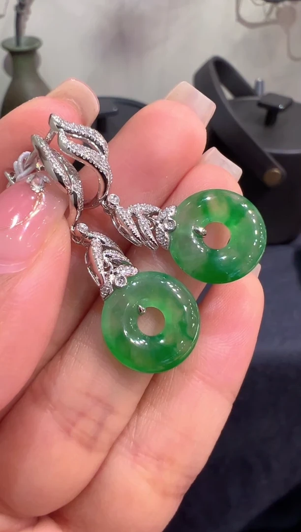 翡翠18K金镶嵌耳饰翡翠