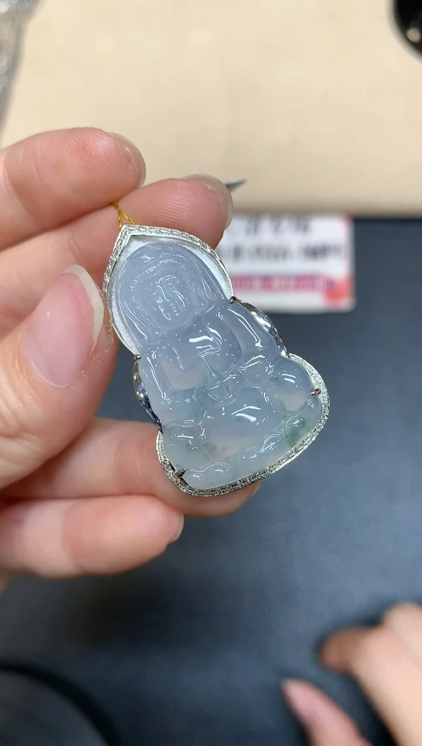 【闪购商品】翡翠颈饰18K金镶嵌【无鉴赏期
