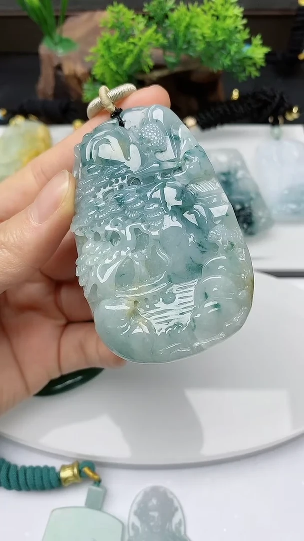 【闪购商品】翡翠颈饰未镶嵌